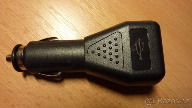 Autonabíječka USB s diodou