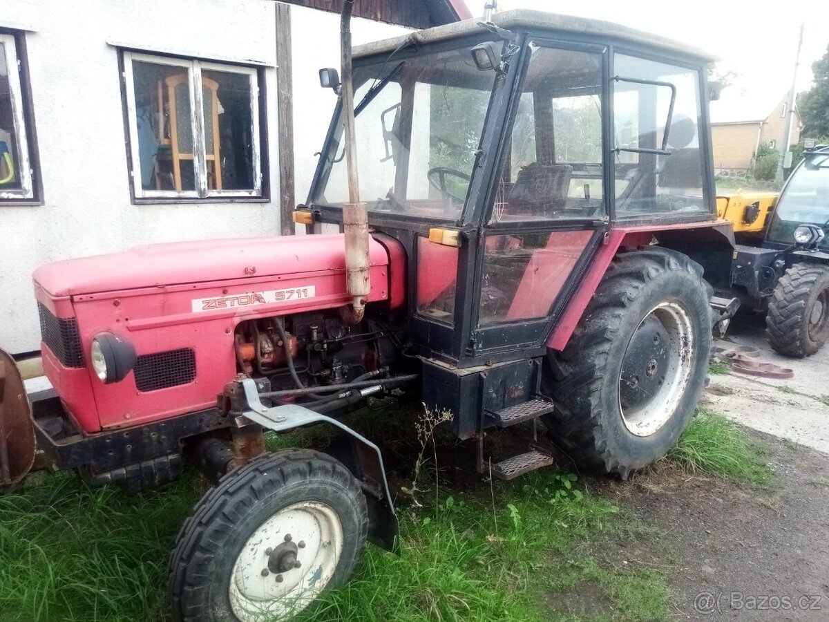 prodám traktor 5718