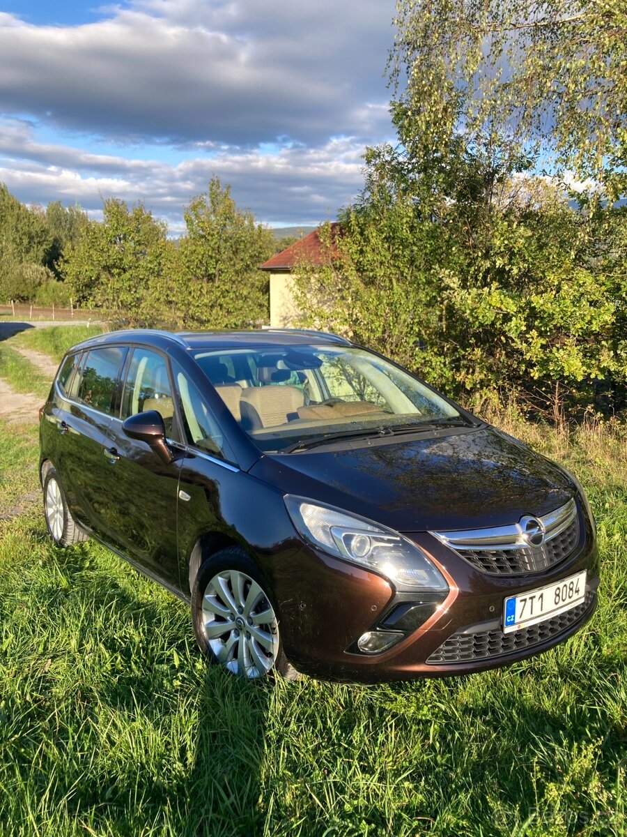 OPEL ZAFIRA TOURER 2.0 D AT, najeto 120 300 km