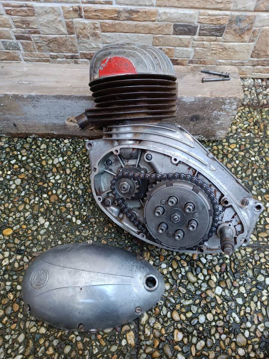 Motor ČZ 150c