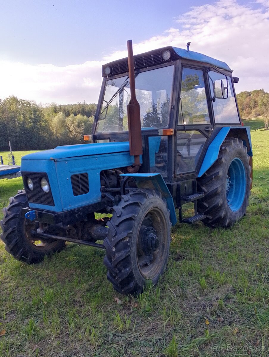 Zetor 7045 spz,tp + vlek na baliky