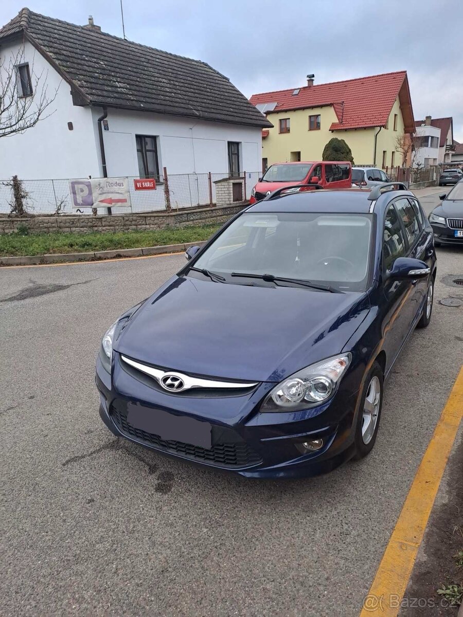 Hyundai i30cv 1,6 benzin 2011