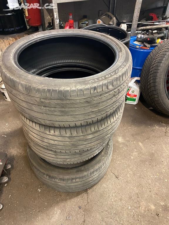 Pneu Pirelli 235/40 R 19