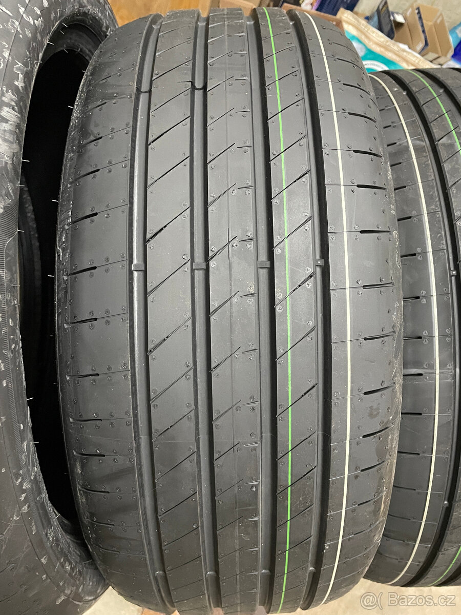 NOVÉ GOODYEAR EAGLE F1 Asym 6 SEALTECH 235/40/19 96W DOT2024