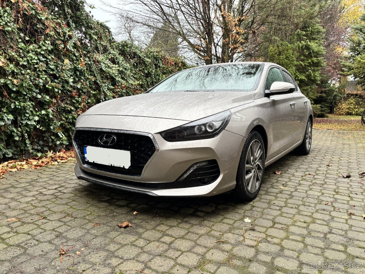 i30 Fastback, 1.4T-GDI, 36xxxkm, 1.Majitel, ČR, Jako nový