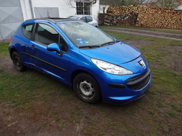 PEUGEOT 207 1.4i 54 kW,r.v. 2008,najeto 67 000 km,3.dv