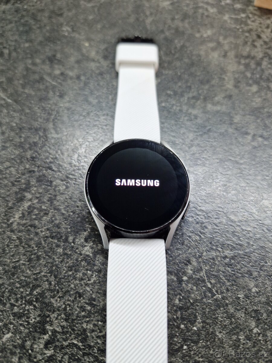 Galaxy Watch 4 - 40mm bílé