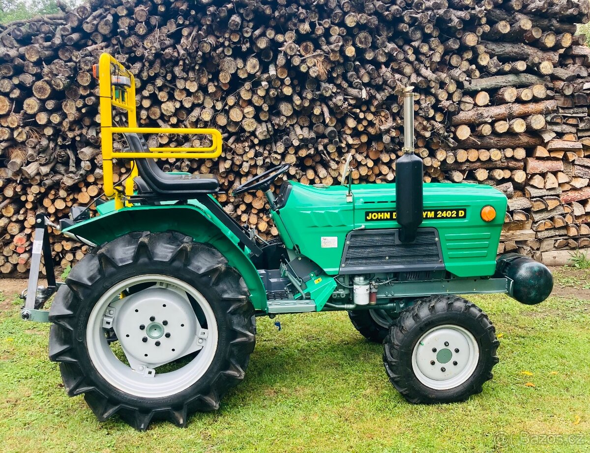 John Deere 30HP, větší malotraktor, 4x4, uzávěrka