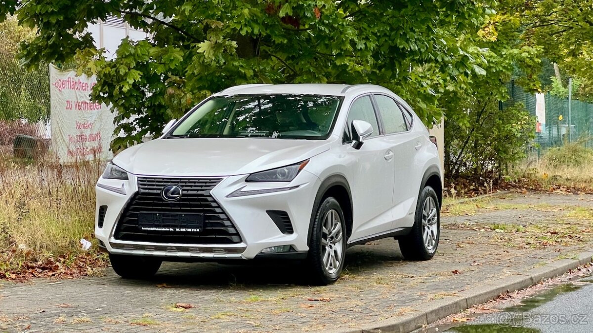 Lexus NX300h Hybrid m.2021 Perleť Navi Kamera Automat CVT