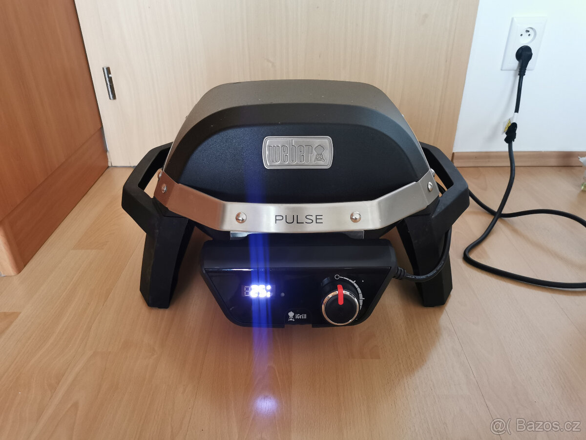 Elektricky gril Weber Pulse 1000   ZÁNOVNÍ STAV