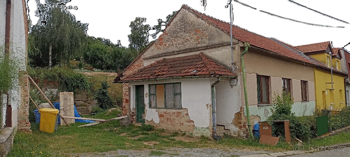 Rodinný dům s velkou zahradou v obci Lipůvka, CP 1095 m2