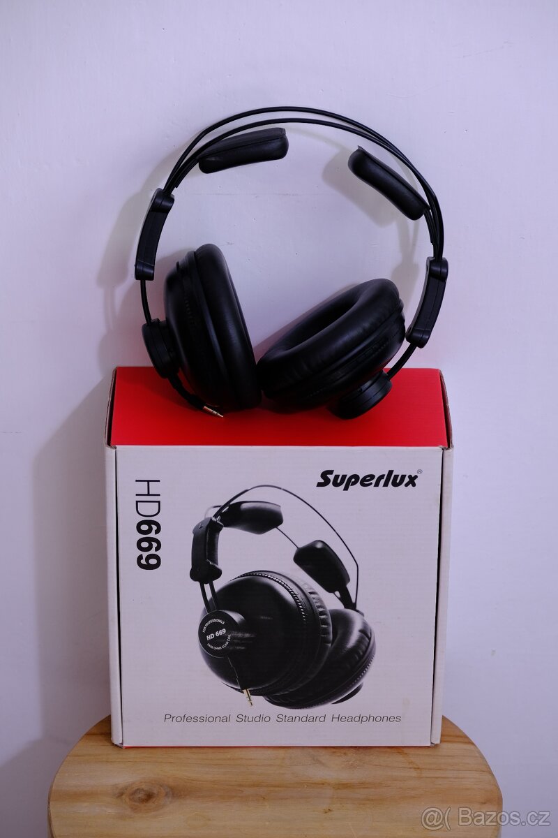 Superlux HD669