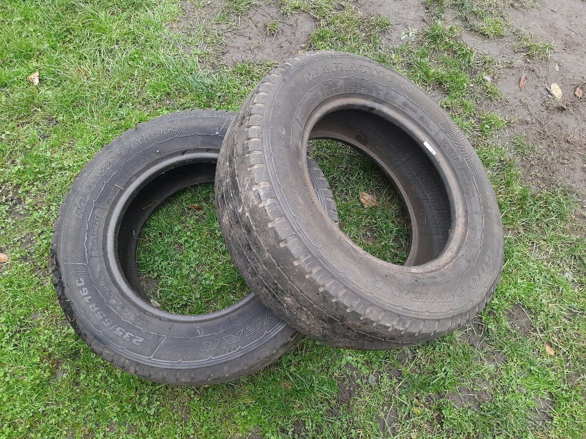 2x letní pneu Goodyear 235/65/16C