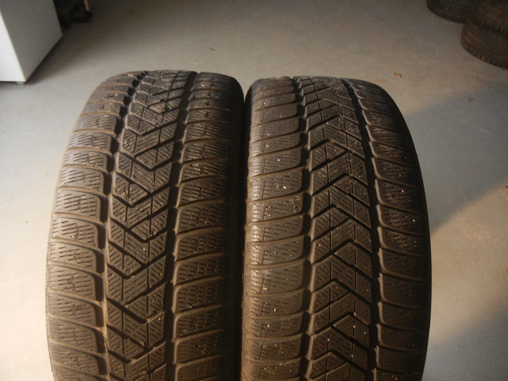 Zimní pneu Pirelli 255/45R20