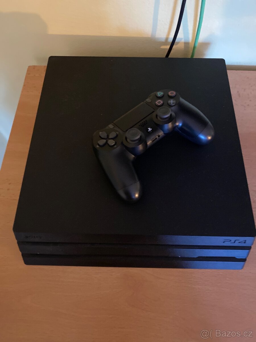 Playstation 4 pro i s hrou