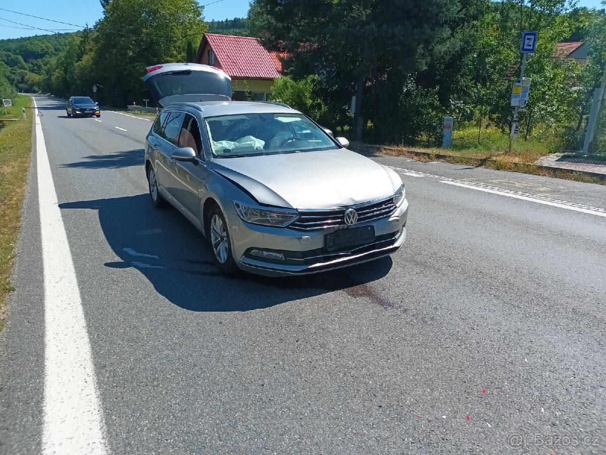 Havarovaný passat b8