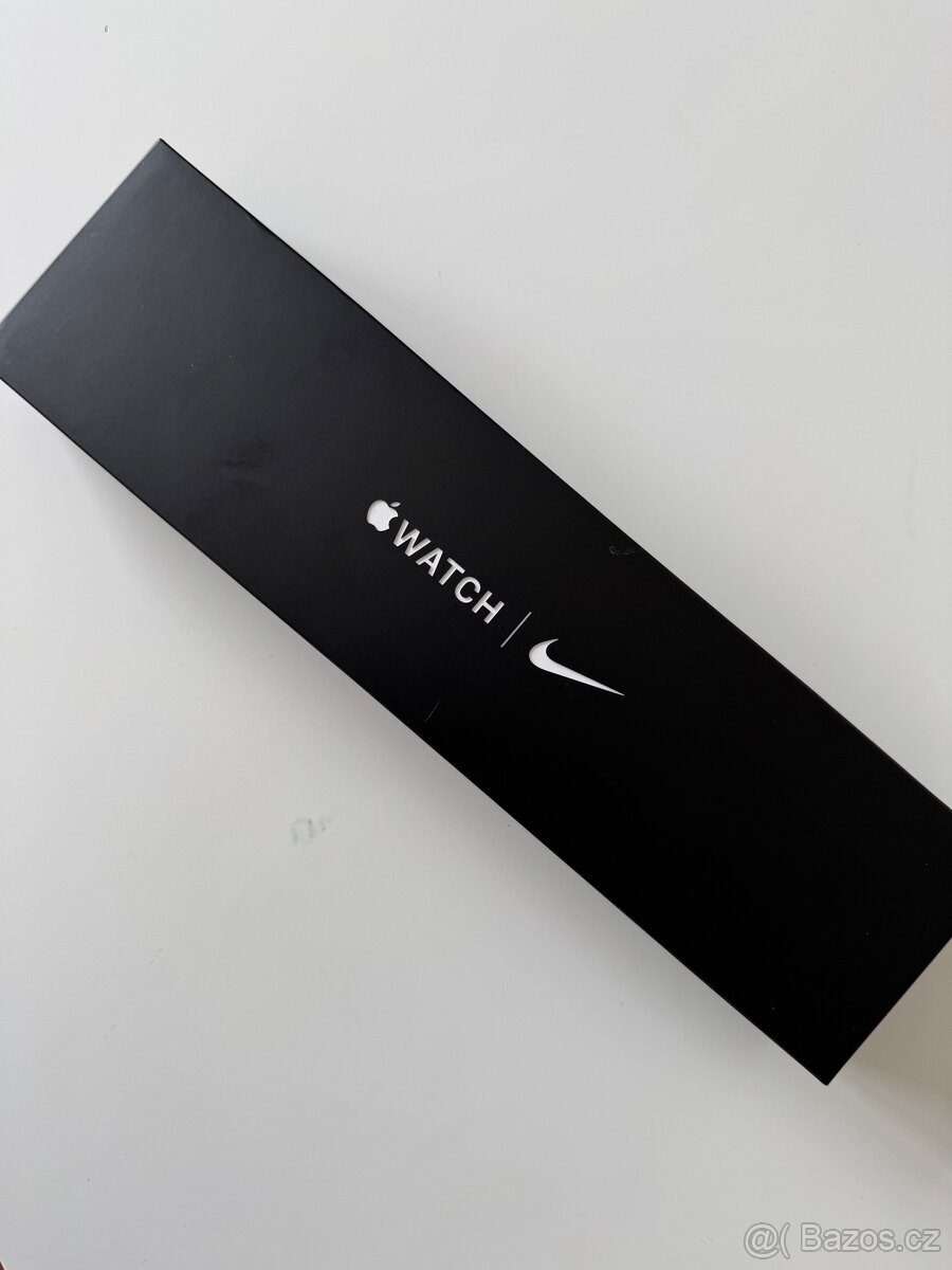 Apple Watch 6 Nike 44mm (nefunkční)