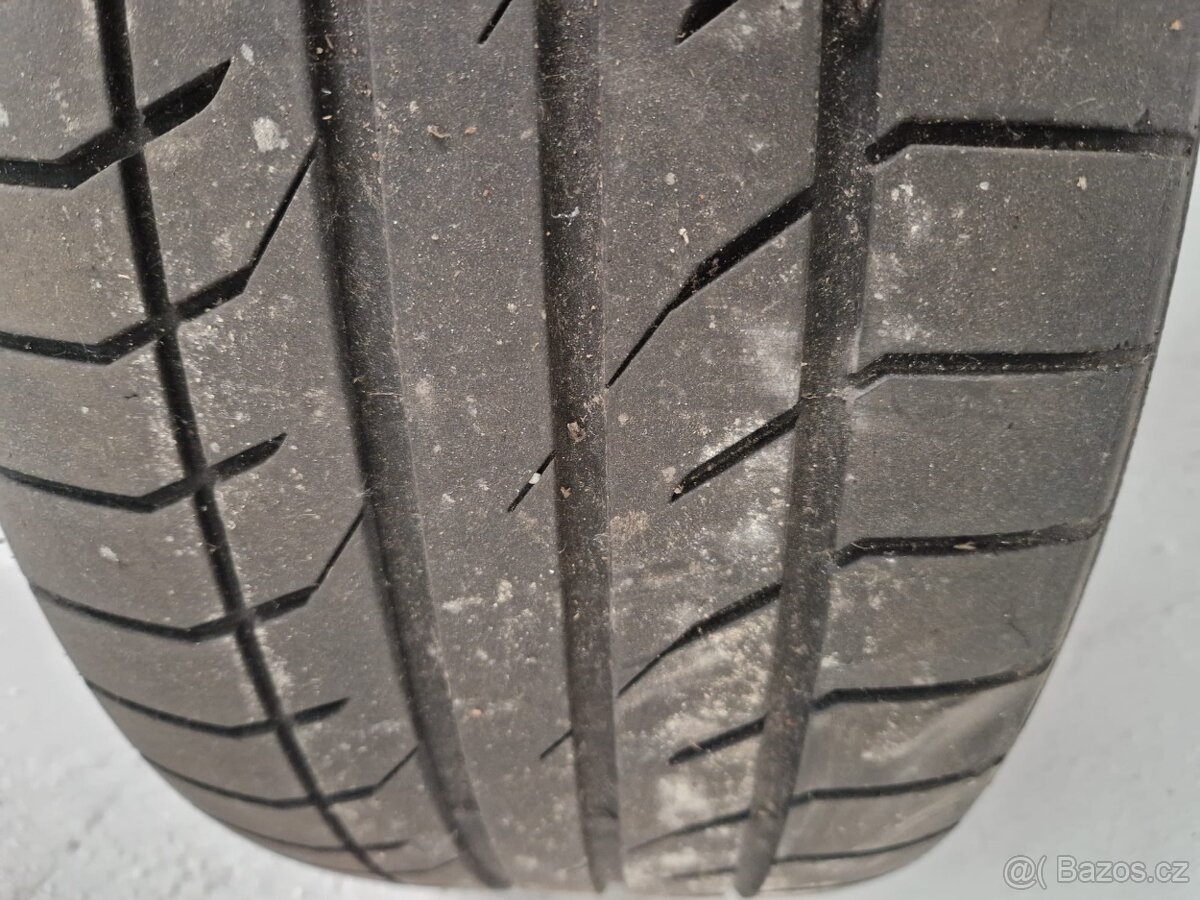 Prodám pneu 275/40 R 21