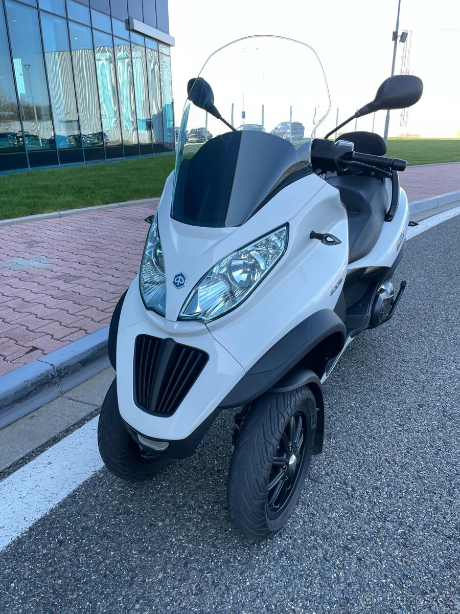 Piaggio MP3 400