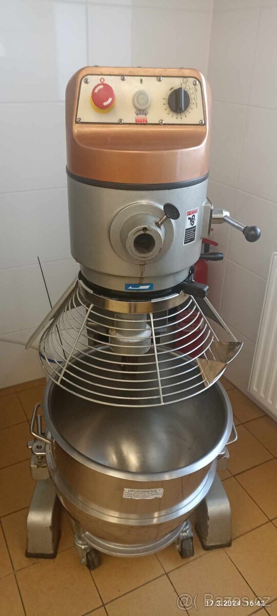 Robot univerzální 60l