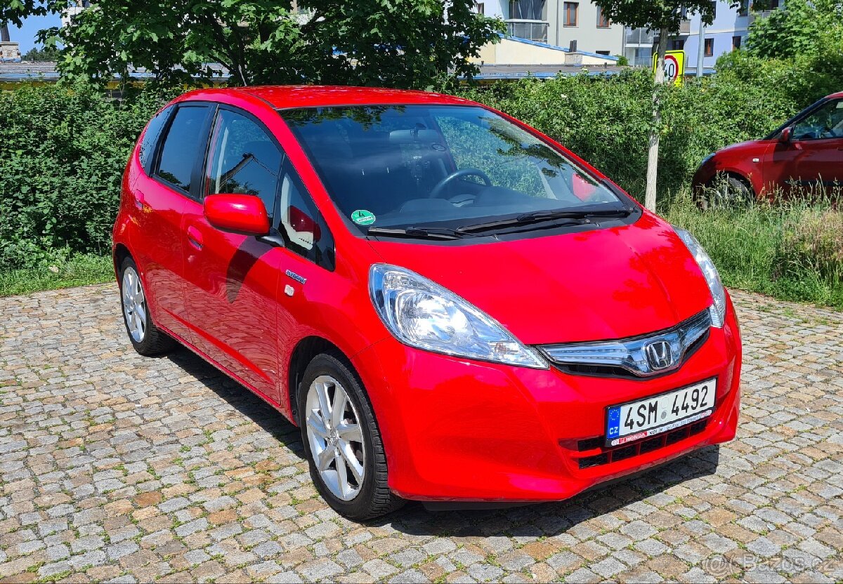 Honda Jazz Hybrid 1.3 IMA Automat CVT r. v. 2013