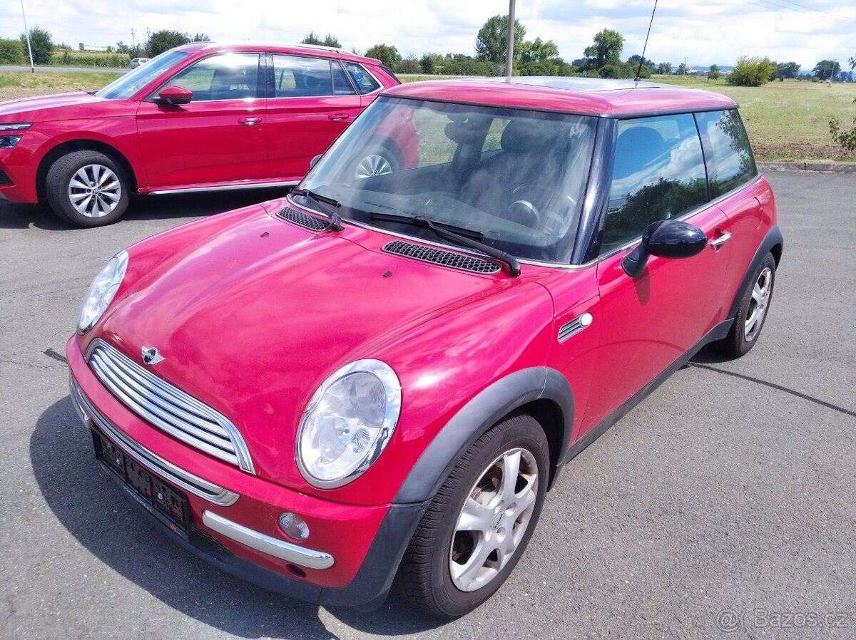 Mini Cooper 1.6i-85kw,velký el.střešní šíbr.