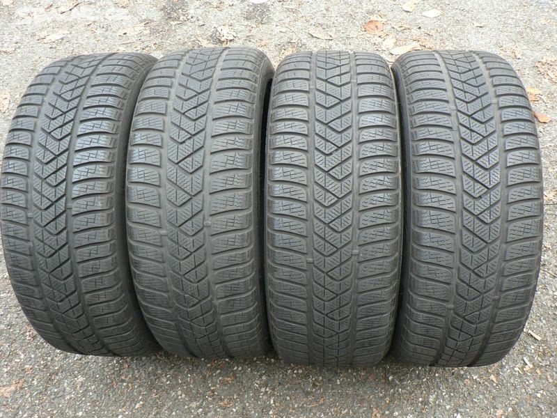 225/45/18 zimní pneu R18 Pirelli