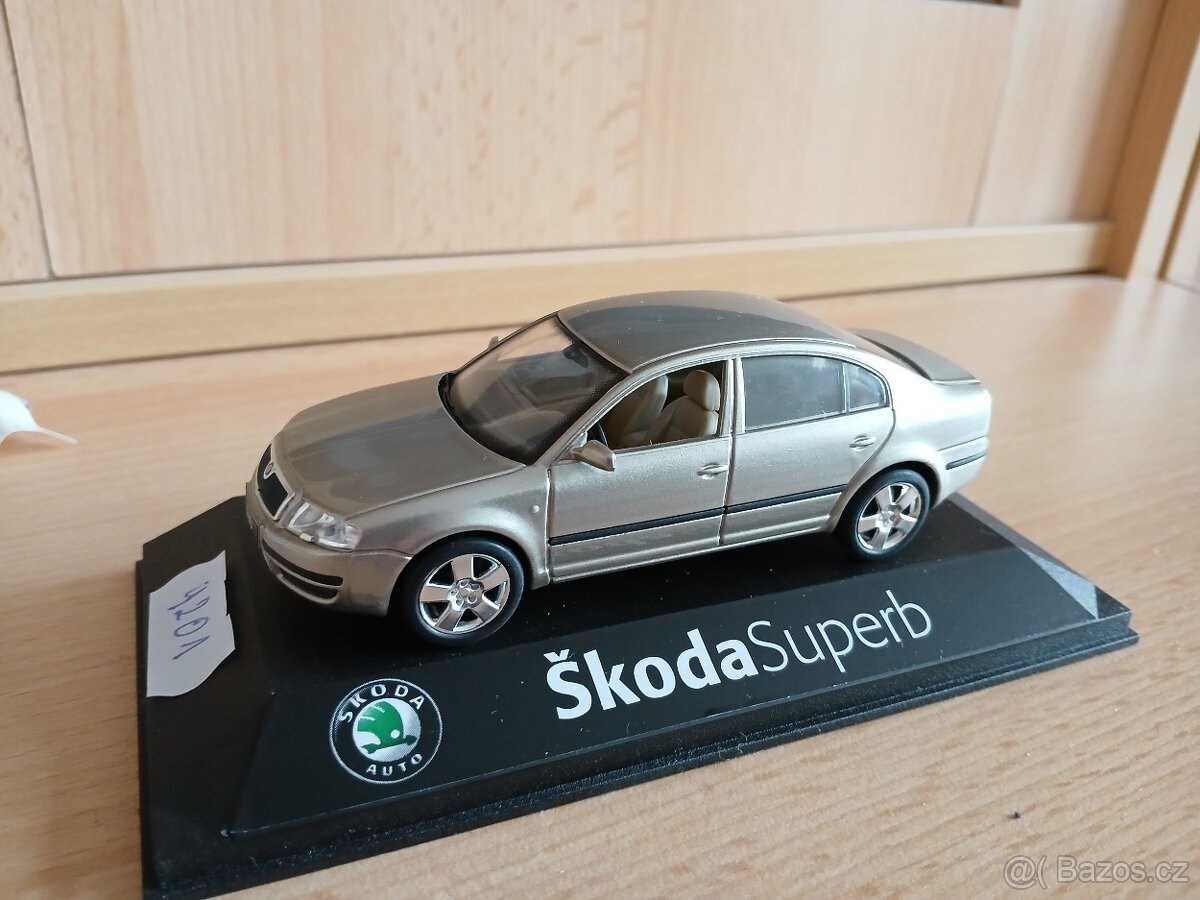 Skoda superb 1:43 kaden Původní série