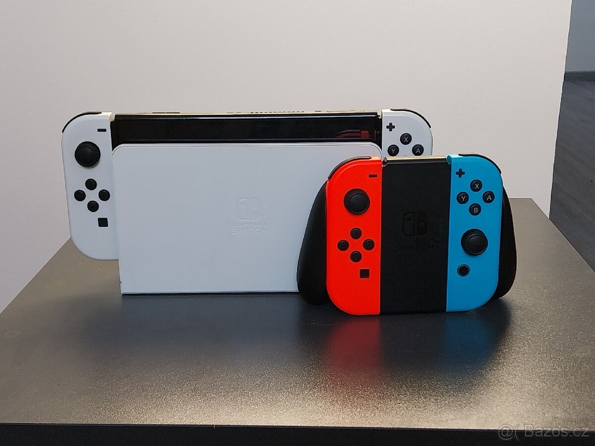 Nintendo switch oled + ovladače a hry