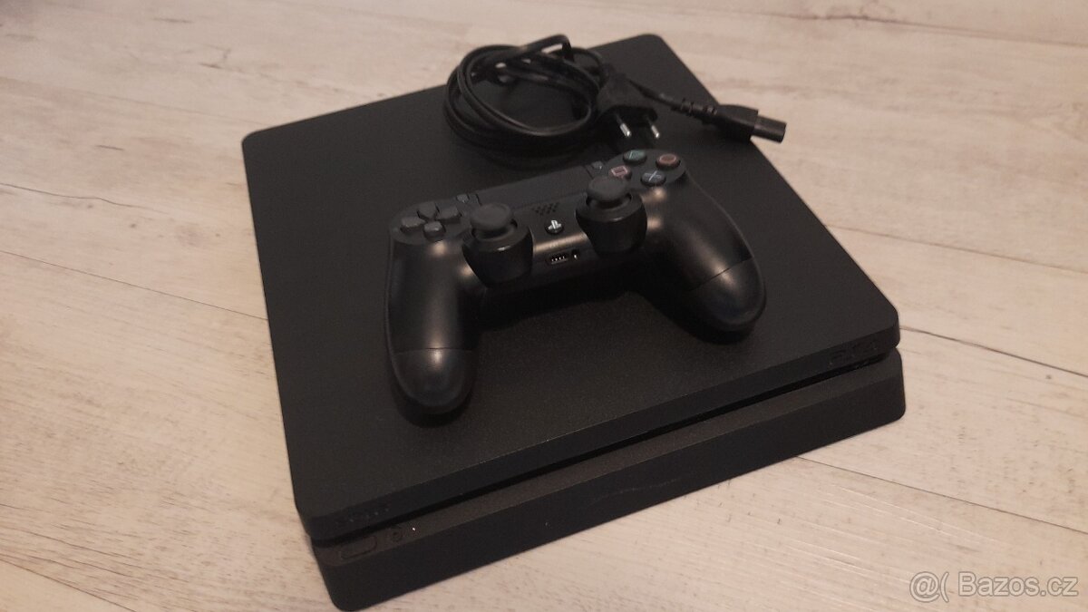 Sony Playstation 4 model Slim  500GB PS4 + ovladač