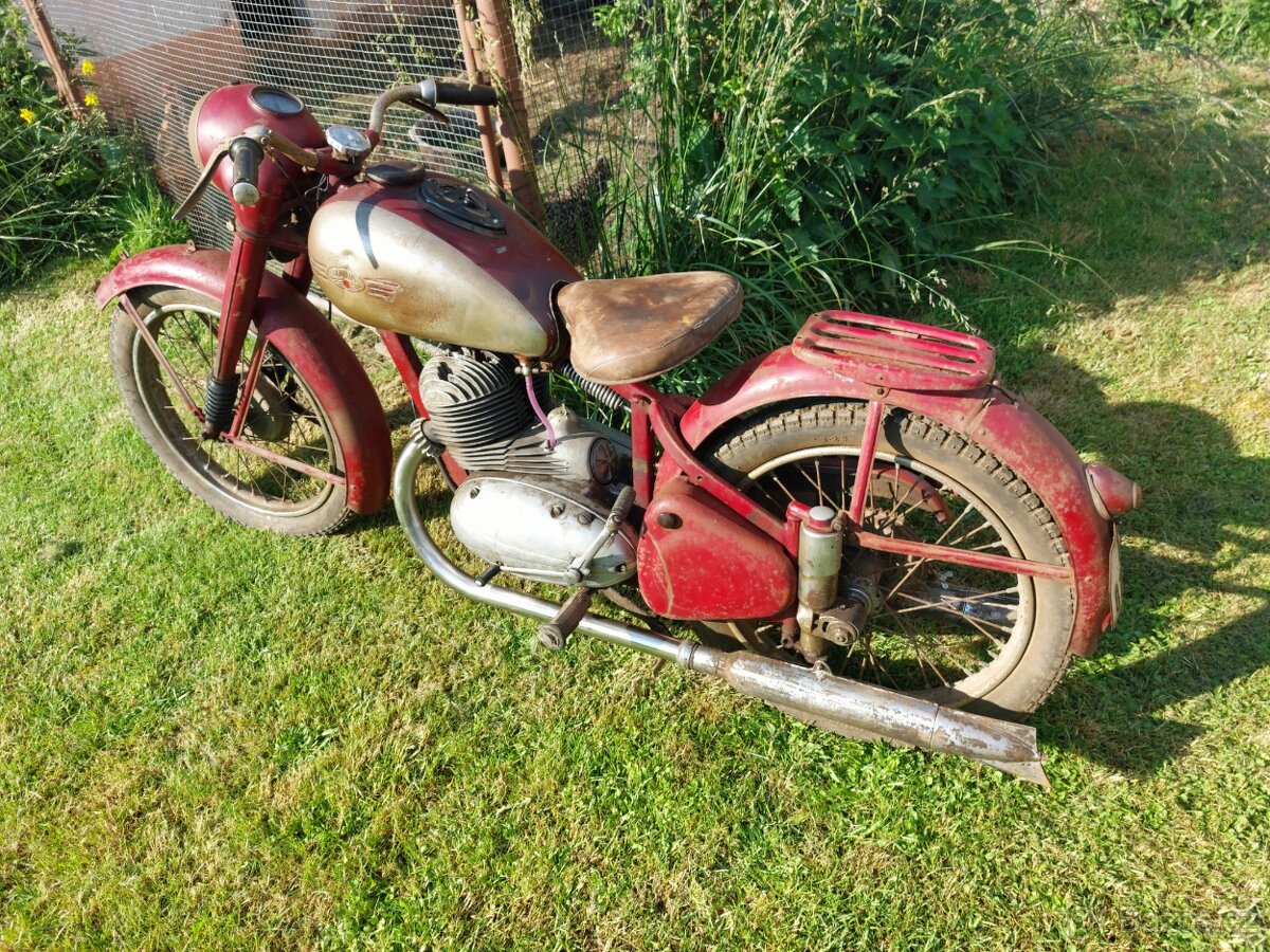 Jawa 350 Perak typ 18 - 1954 patinovka