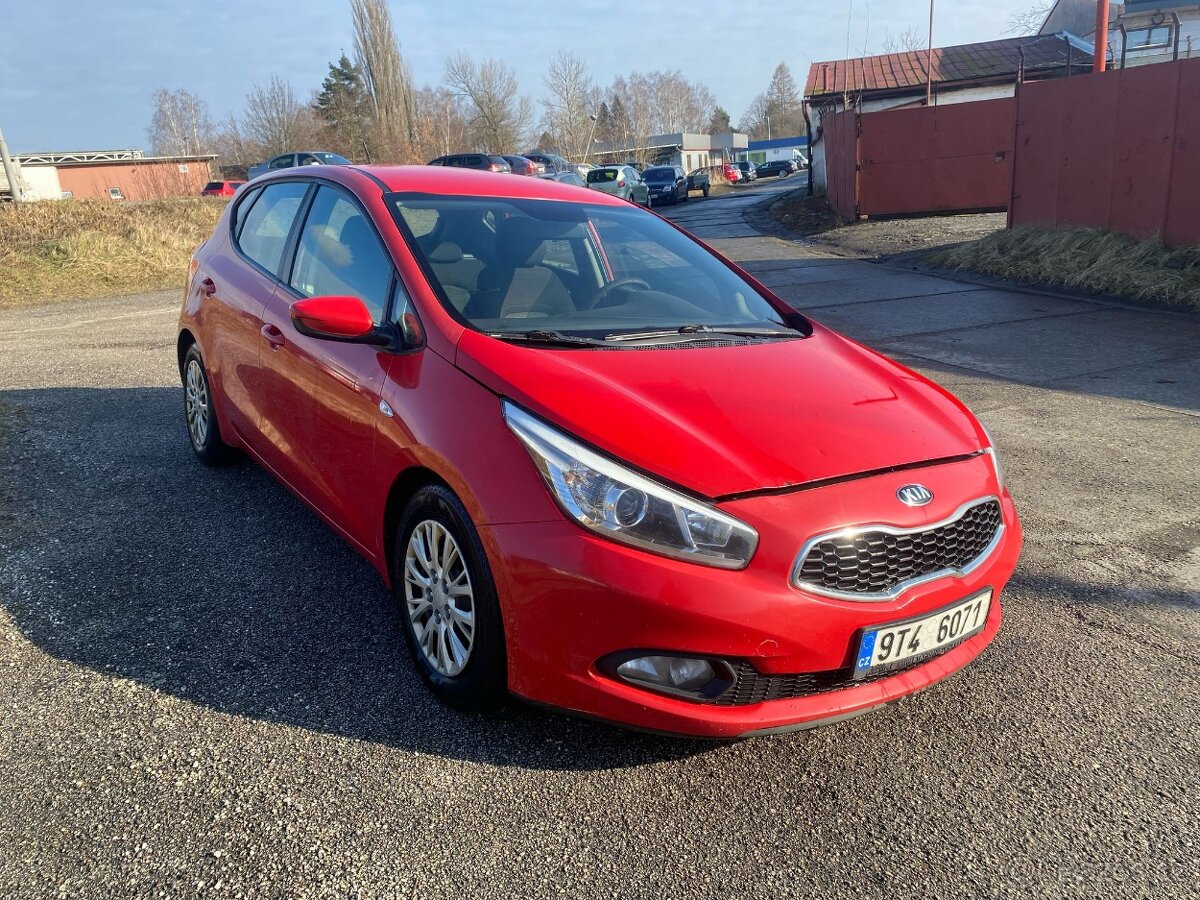 Kia Ceed 2015 1.6crdi 94kw 1.majitel