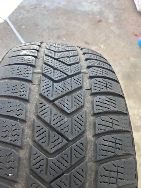 Pirelli WINTER SOTTOZERO 3 245/45 R19