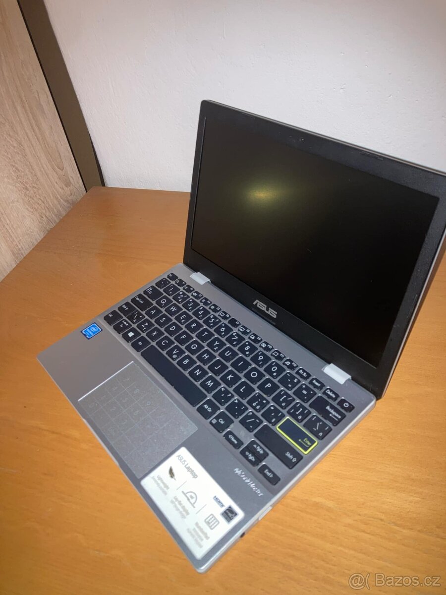 Asus mini notebook E210