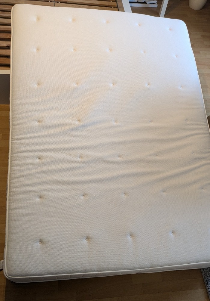 Matrace Ikea Hyllestad s taštičkovými pružinami 140x200