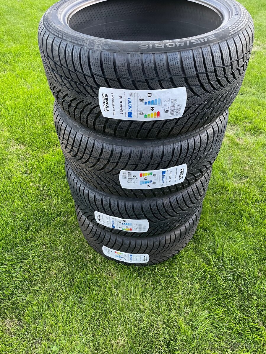 4 x Nokian Tyres WR Snowproof P 245/40 R18 97 V XL Zimní