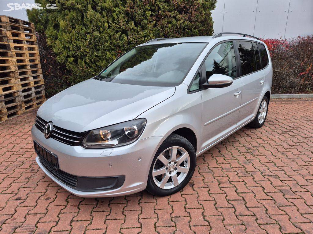 VW Touran 2.0TDI 103kW,DSG,7.míst,navi,178tis.km serviska