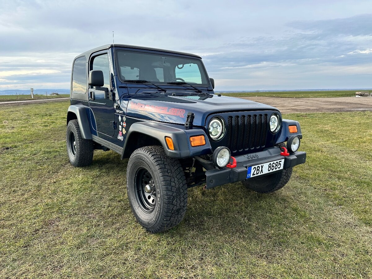 Jeep wrangler 4,0 L,6v,6 kv.”MANUÁL”130kw.