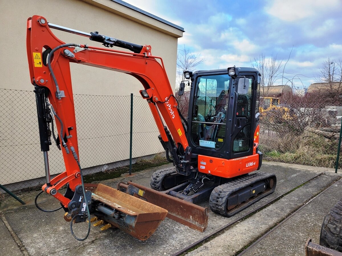 minibagr Kubota U36-4