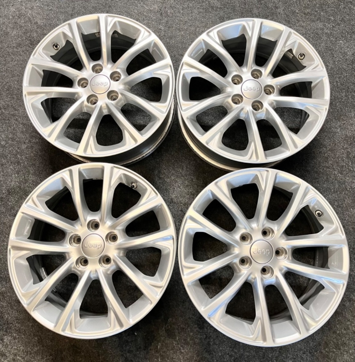 5x110 Jeep Cherokee KL originál alu disky + senzory - TOP