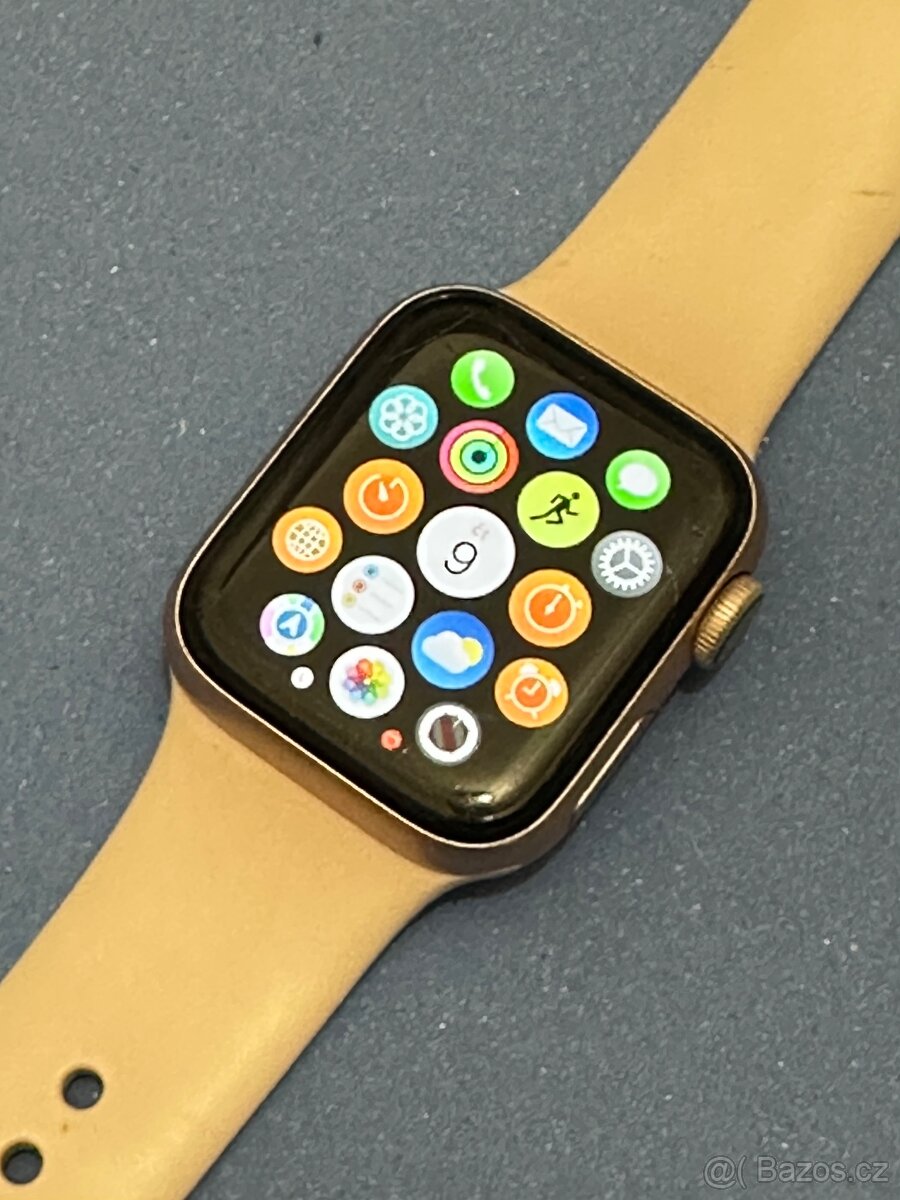 Prodám Apple Watch 4 rose gold