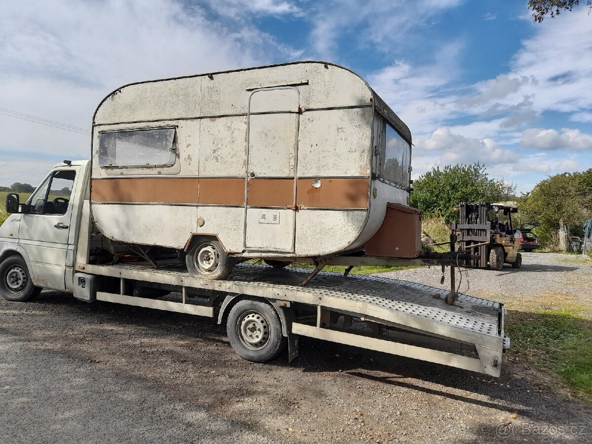 Karavan bez T.P. stavební bouda