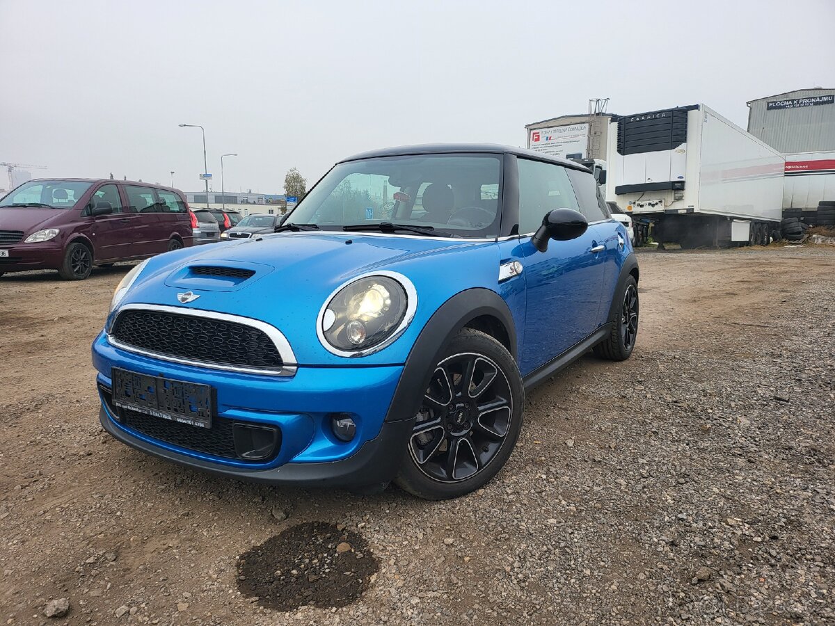 Mini Cooper S,R56,1.6i,135kw,
nová STK,rok výroby 11/2011,