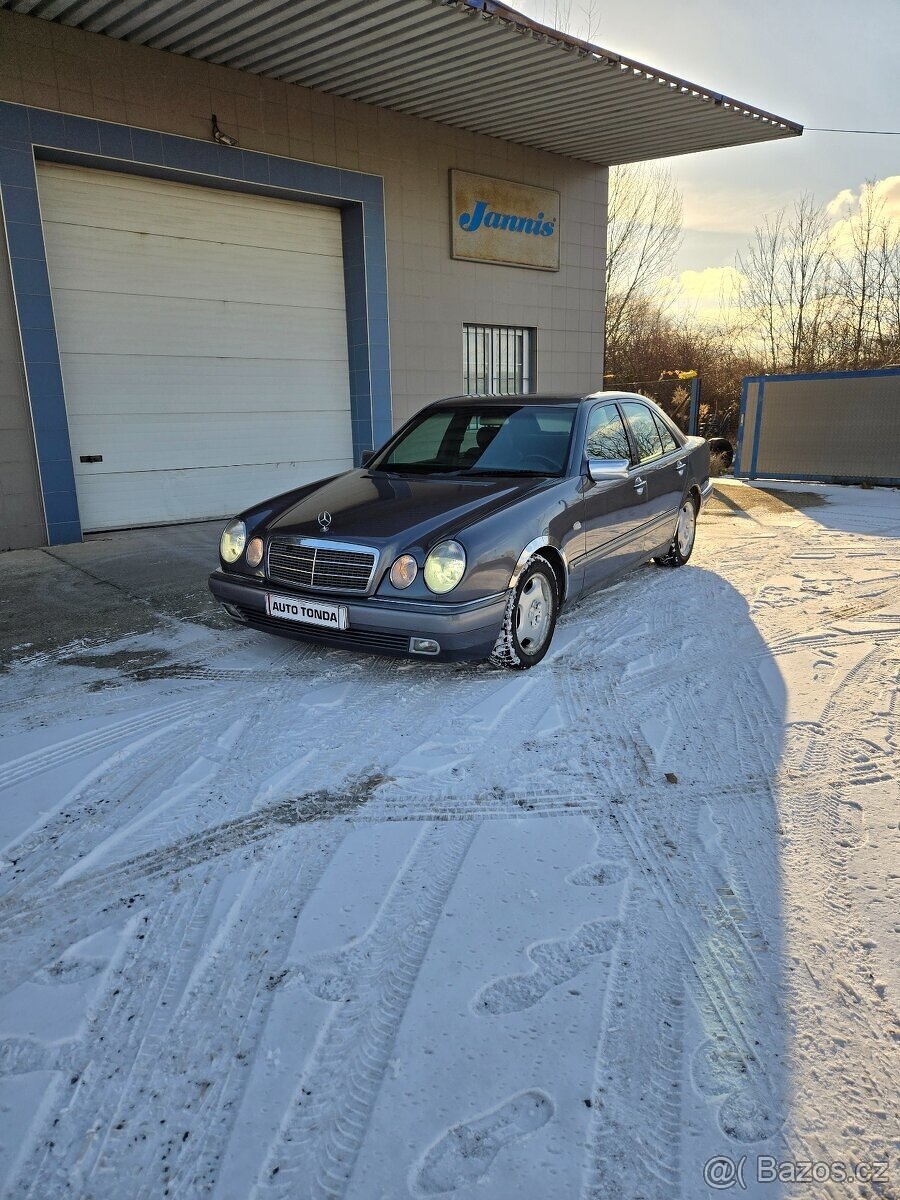 Mercedes-Benz E