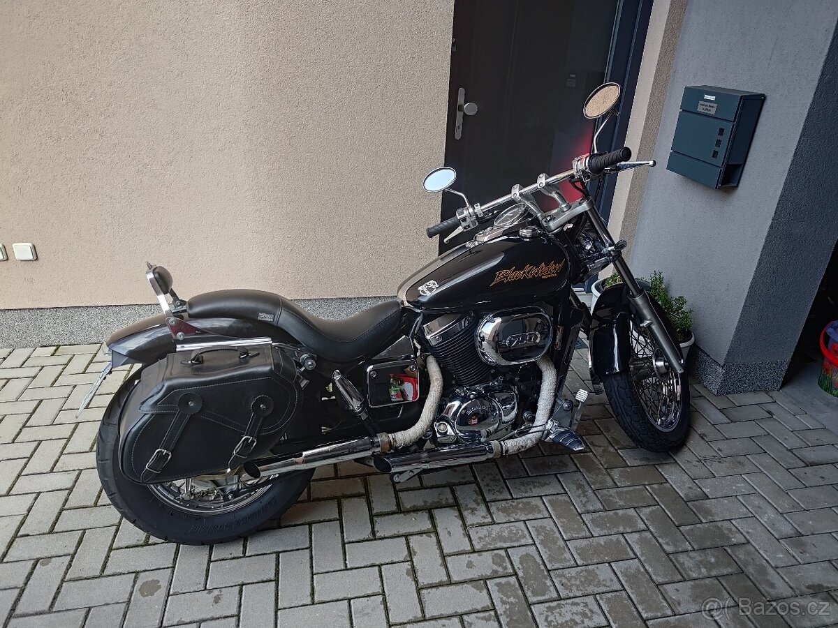 Honda VT 750 DC  Black Widow sleva