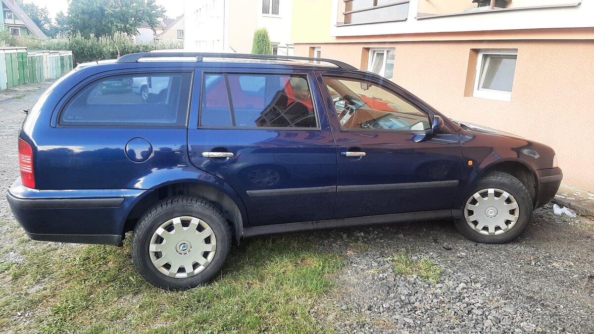 Škoda Octavia 1.6 SR