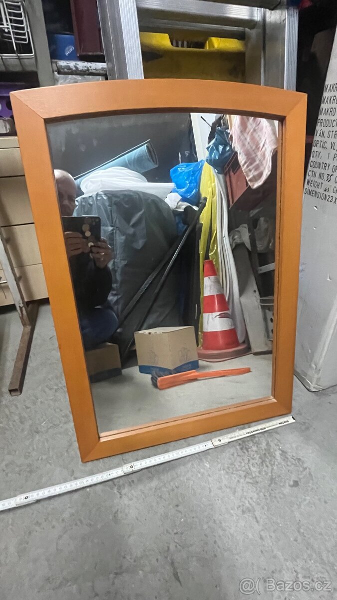 Prodám pěkné zrcadlo šíře 50 cm výška 70cm