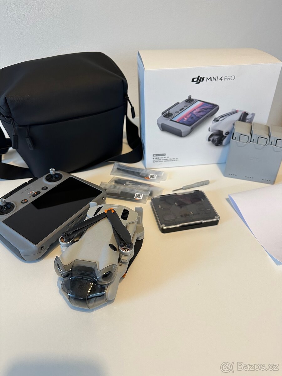 DJI MINI 4 PRO FLY MORE COMBO