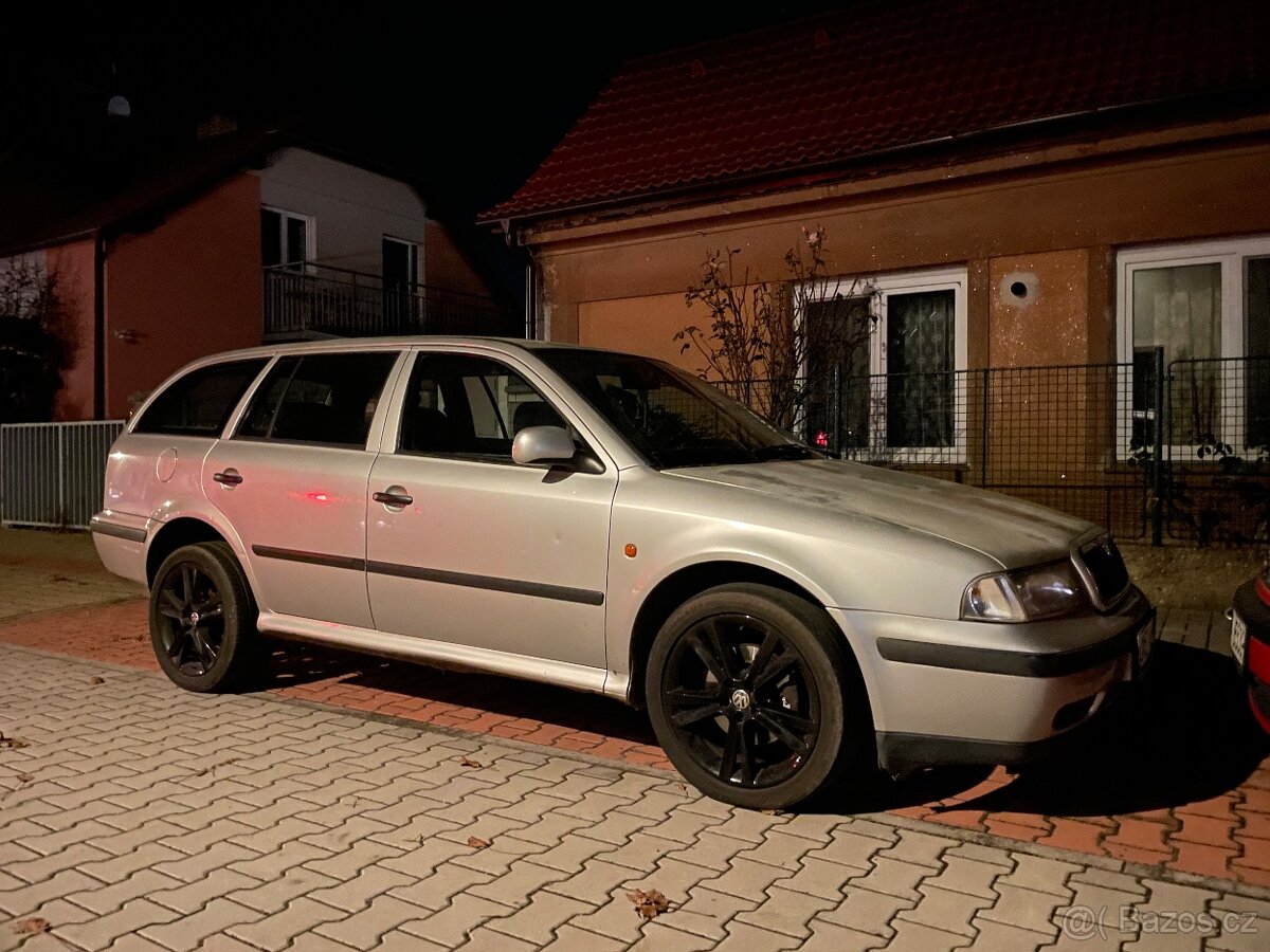 Škoda Octavia 2.0i benzin. Rok 2001  STK do 08/2025