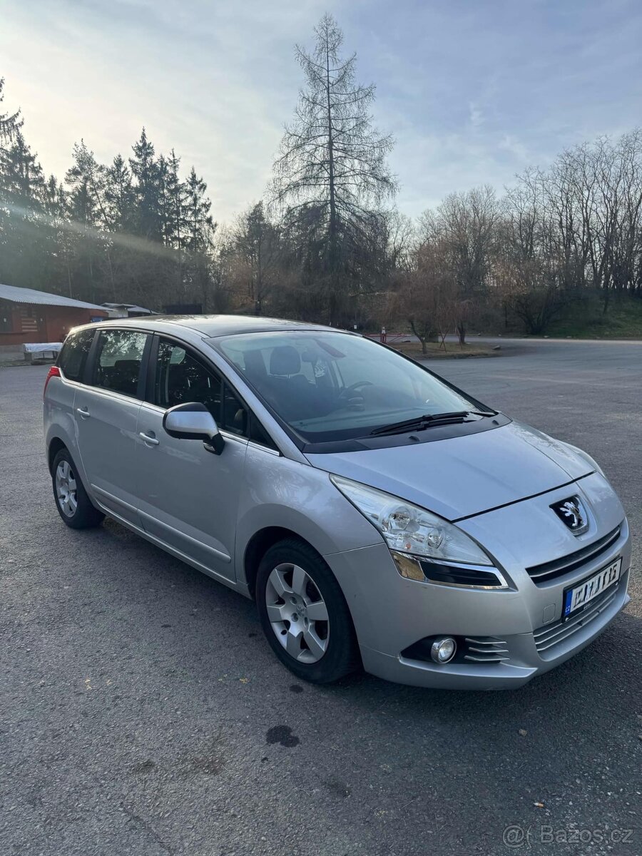 Peugeot 5008 1.6 Benzín, 7 MÍST